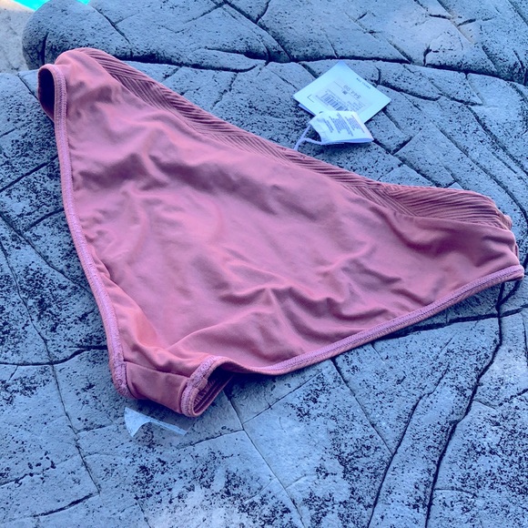 O’NEIL (L) Textured Banded Rose Saltwater Solids swim bottom - Picture 9 of 9